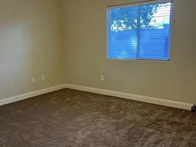 1058 S Red River Rd — Photo 17