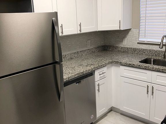 4th image of 1086 NE 33rd St APT 4