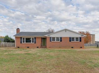 1432 Bevis Dr, Charlotte, NC 28209