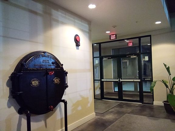 3rd image of 21 Illinois St APT 202