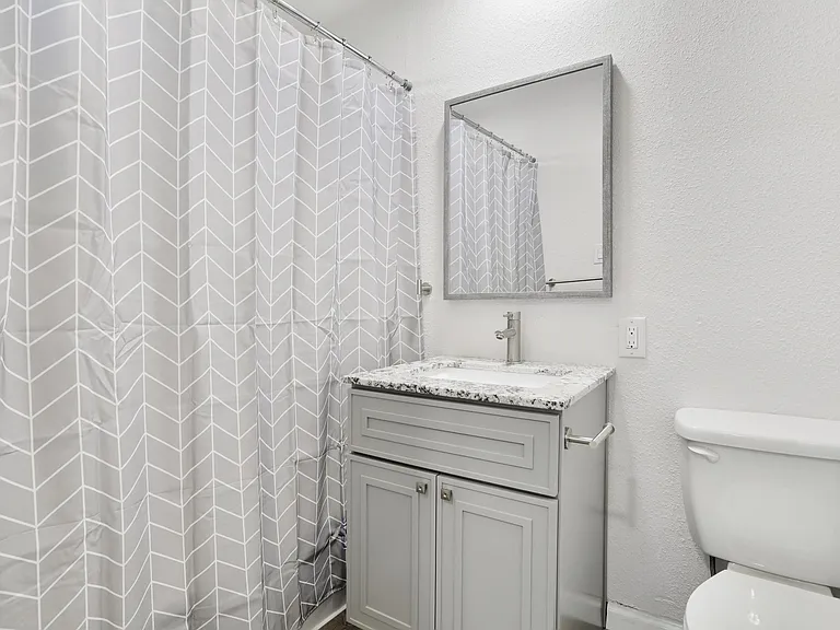 88 W 7th St #2 — Photo 23