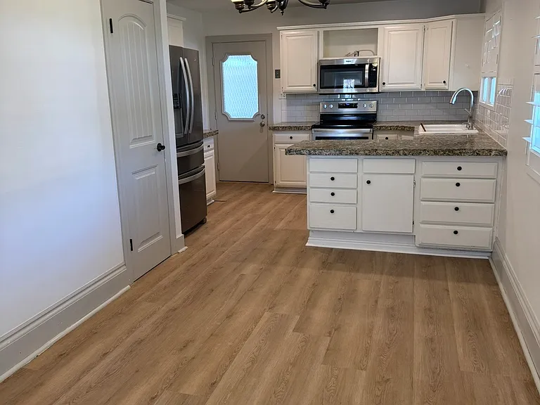 2435 S Wilshire Dr — Photo 4
