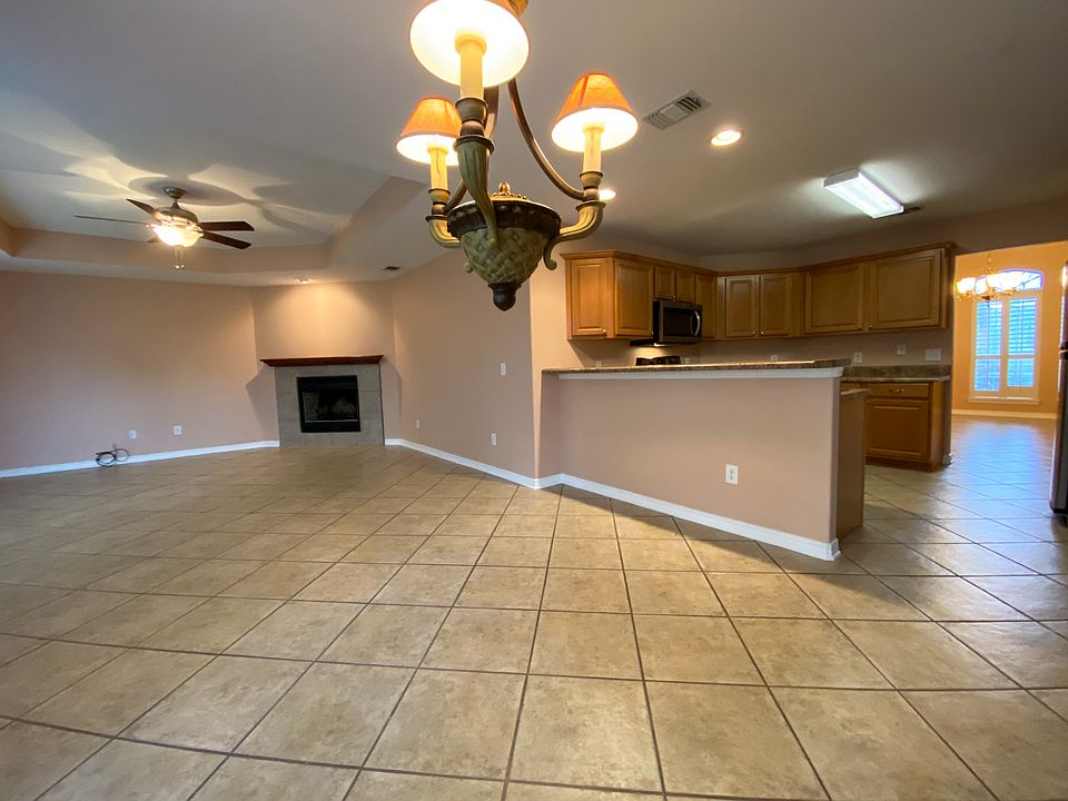 1st image of 1675 Champagne Ave