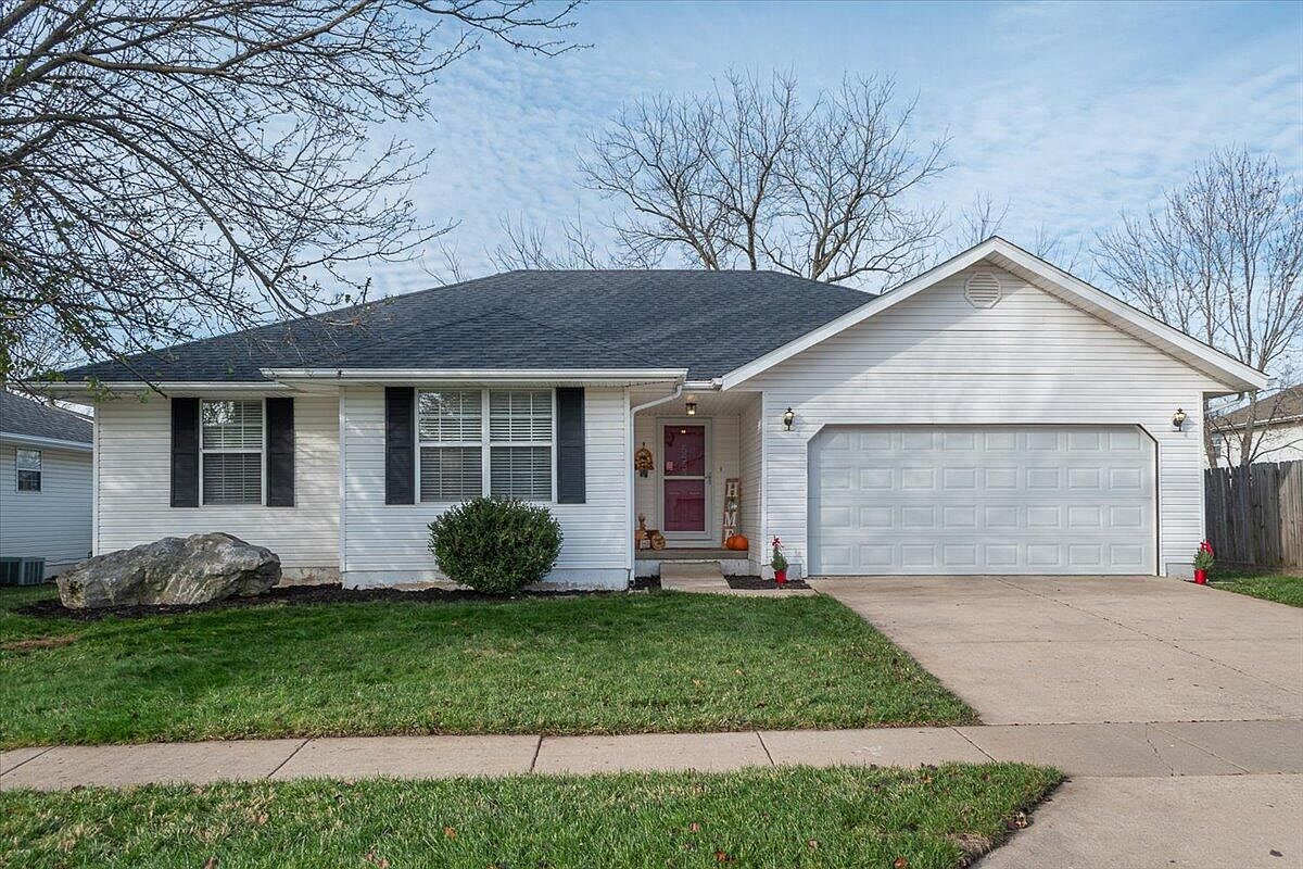 5533 S Walnut Hill Avenue, Springfield, MO 65810 | Zillow