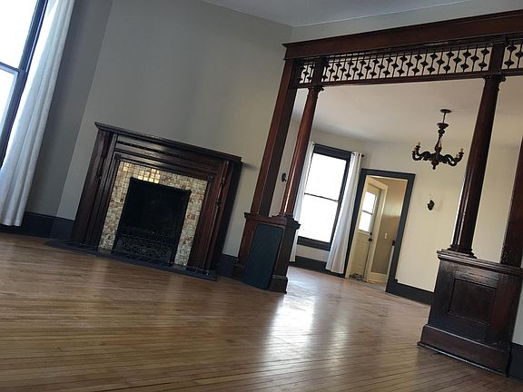 3rd image of 2129 James Ave N Floor 1