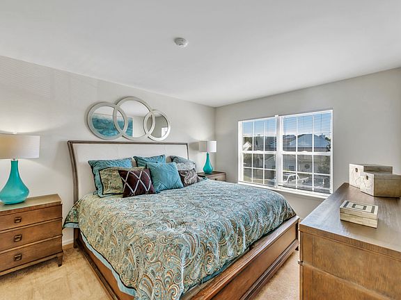 4th image of 1220 Orchid Cir #2008