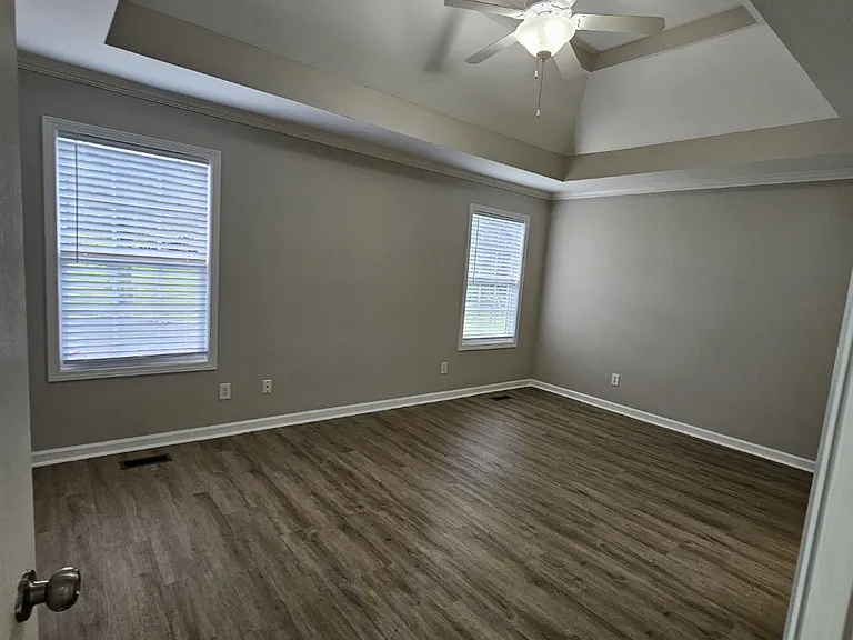 1032 Oakhall Dr — Photo 8
