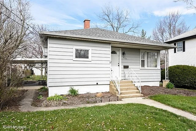 832 John St photo 1