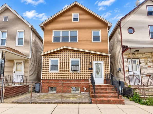 40 Searing Ave, Harrison, NJ