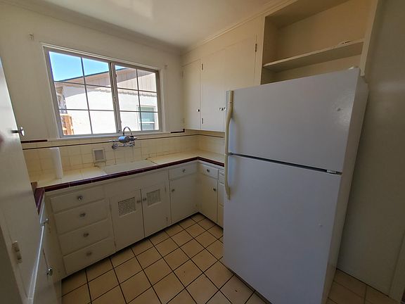5th image of 1669 Willowhurst Ave