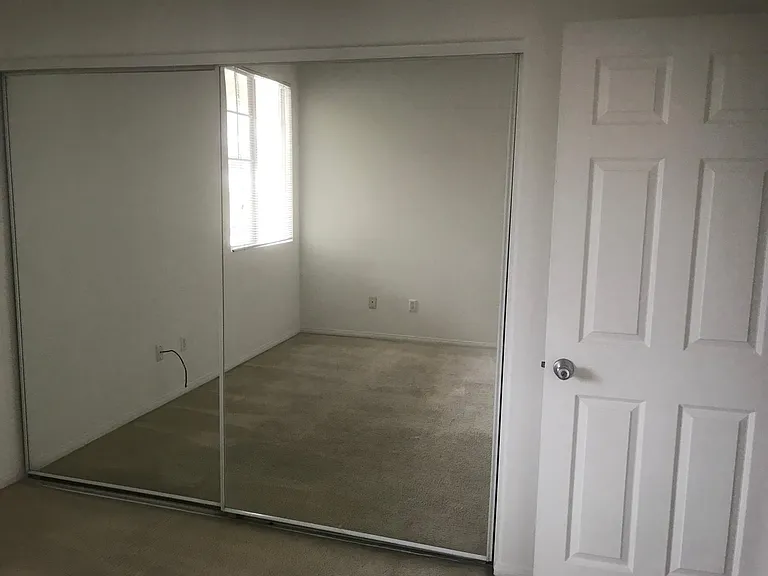 2427 Kellogg Ct — Photo 6