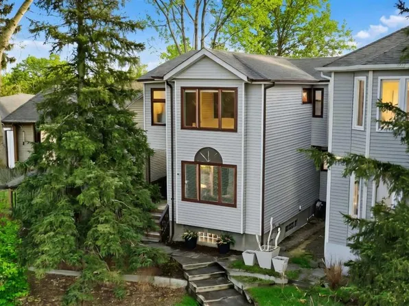 1629 N 29th Ave SW, Calgary, AB T2T 1M6