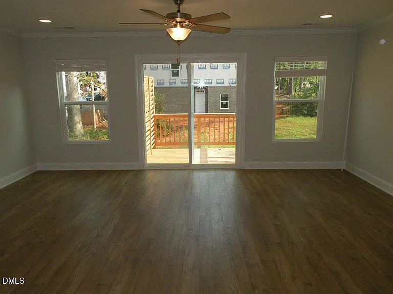 328 Page Square Dr — Photo 5