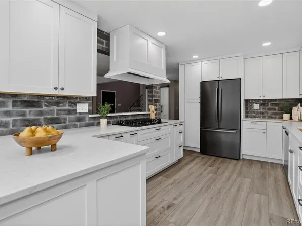 8226 S Dover Street, Littleton, CO 80128