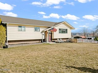 805 W Naches Ave, Selah, WA