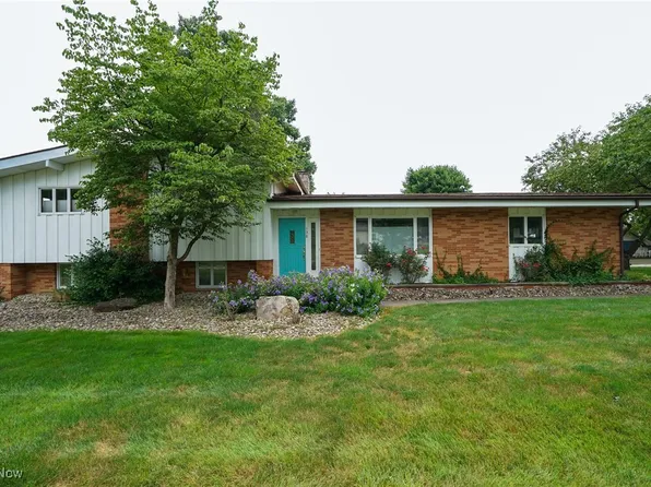 138 Robinhood Way, Youngstown, OH 44511