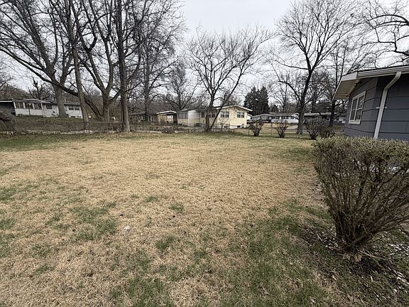 5th image of 9000 Clarion Dr
