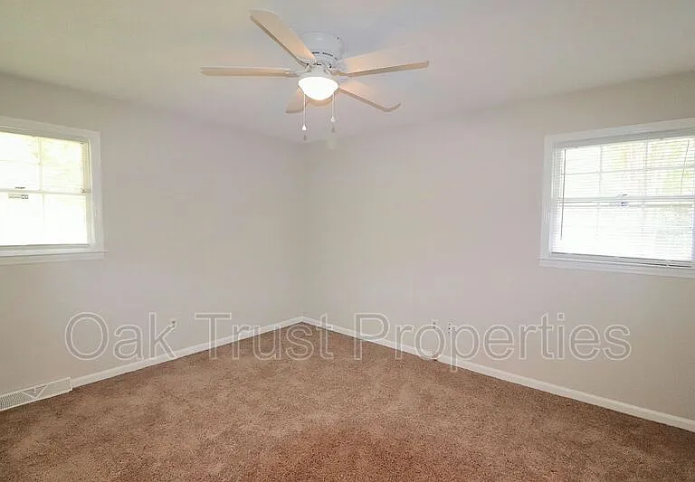2395 Vistavia Rd — Photo 14