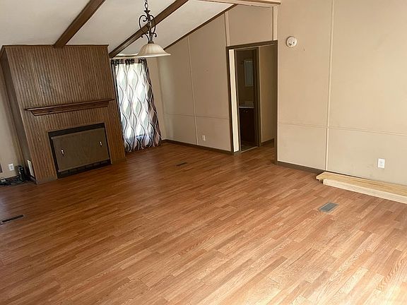 2nd image of 610 W George St