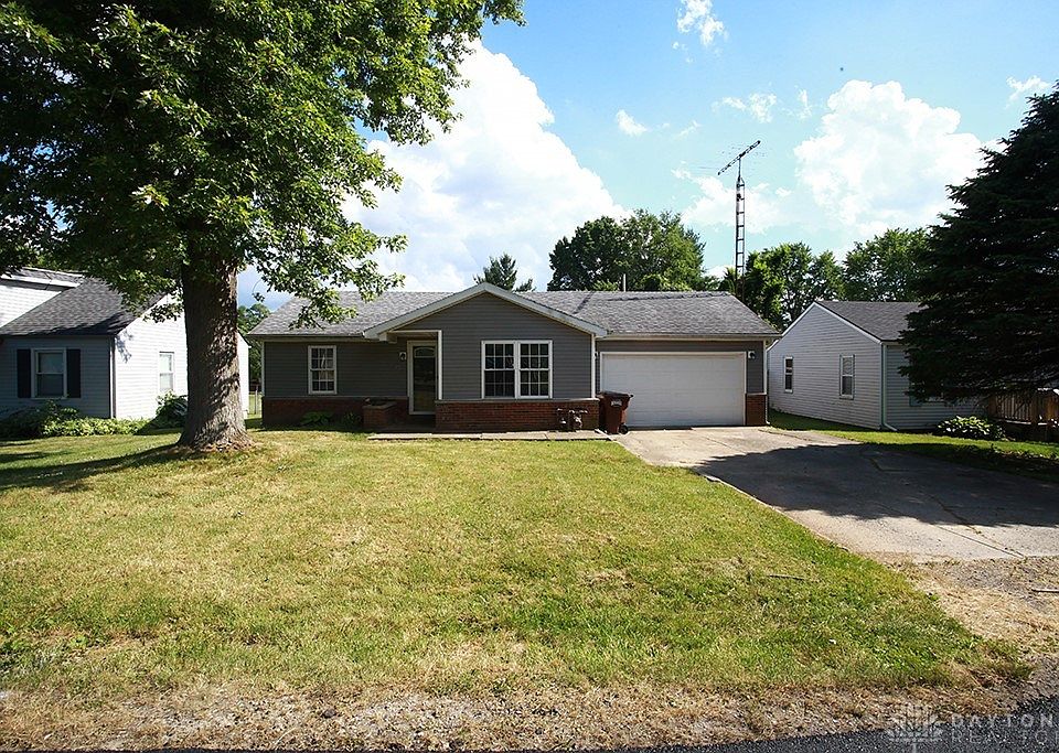 1st image of 176 Dickey Ave