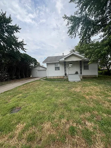 1320 Orchard St Photo 1