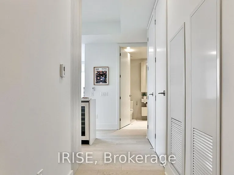 11 Yorkville Ave #5702 — Photo 3