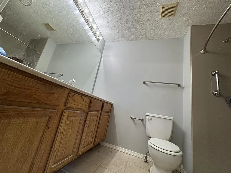 5709 N 12th Ave — Photo 15