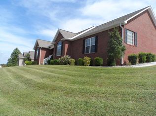 339 Bluff Trce, Jacksboro, TN 37757
