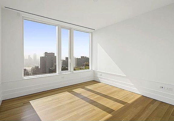 5th image of 252 E 57th St #42C