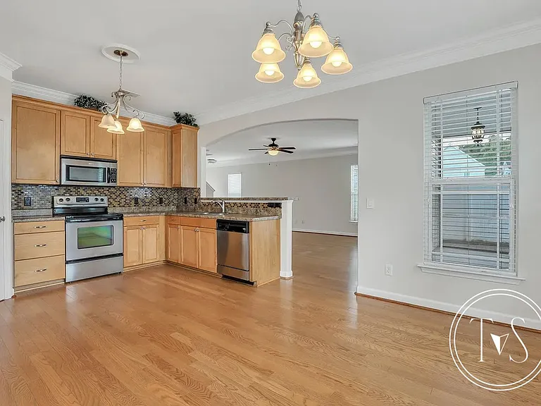 175 Summer Hill Ct — Photo 12