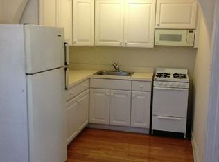 434 W Surf St #2W, Chicago, IL 60657