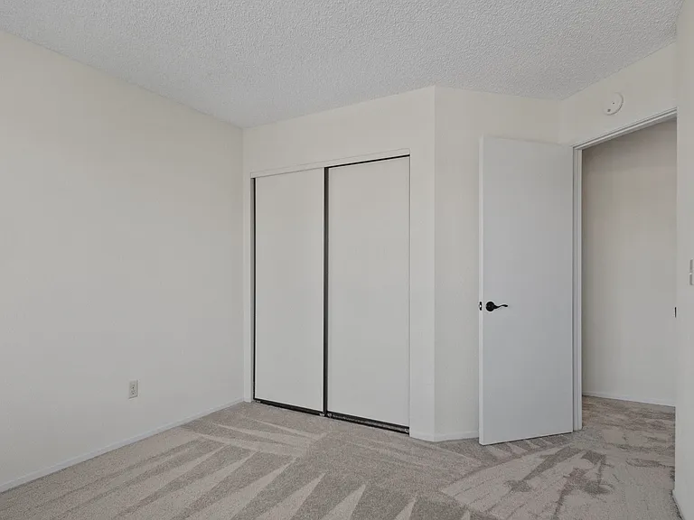321 Brookshire Ct — Photo 22