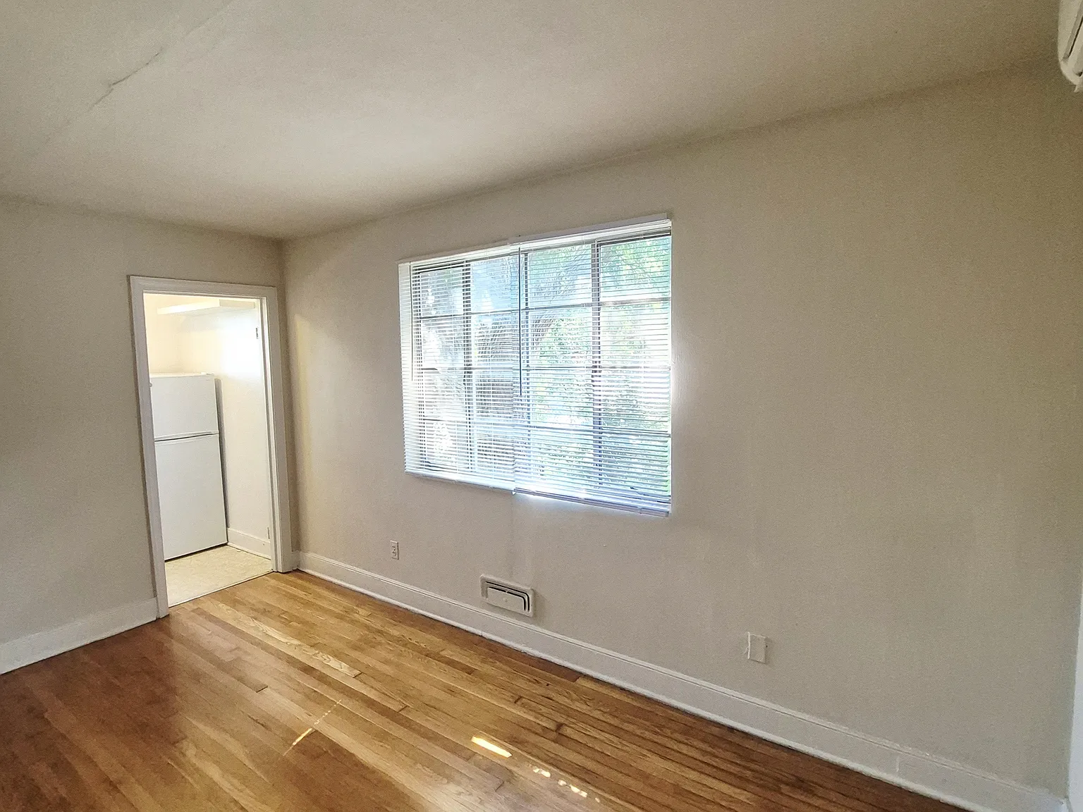 3230 West Grace Street - 6 — Photo 2