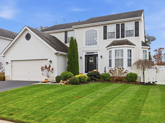 2nd image of 28 Highland Cir