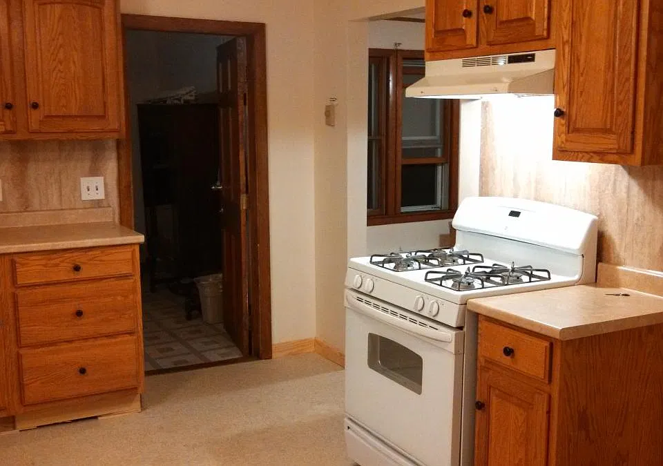 Kitchen B looking into the hallway