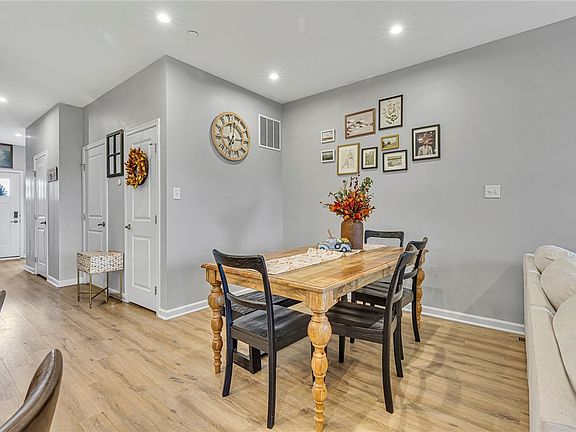 5th image of 2056 Cade Dr