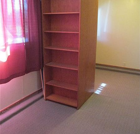 1709 Harvard, movable shelves-closet