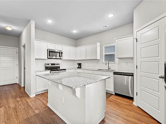 3rd image of 2940 W Emil Dr