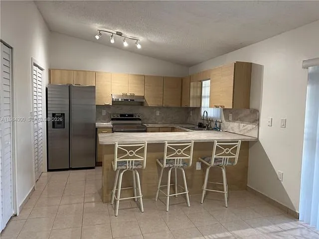 14325 SW 11th Ter — Photo 3