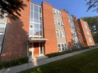 2725 Central St #3N, Evanston, IL 60201