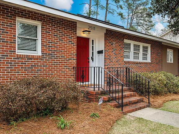 3rd image of 2511 Country Club Rd