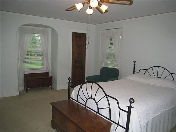 4th image of 1026 Broadview Blvd