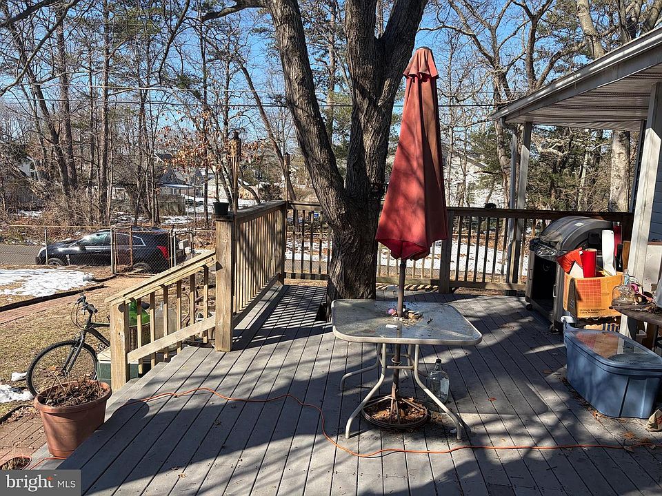 2nd image of 550 Berlin Rd