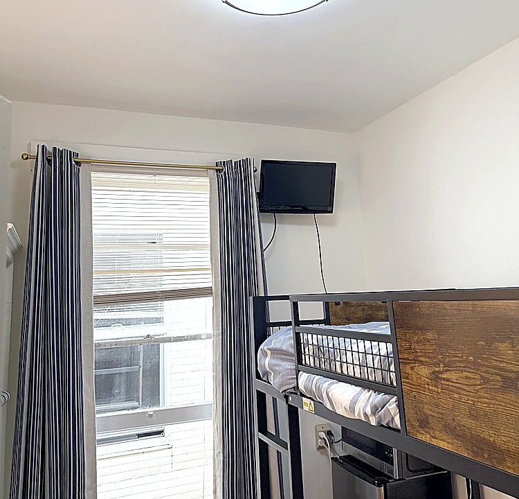 1st image of 640 Clay St #104