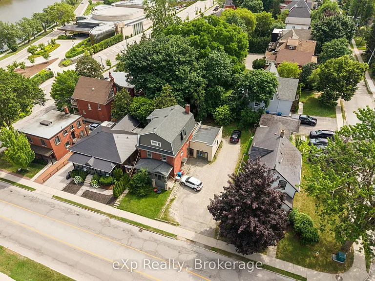 31 Waterloo St S — Photo 6