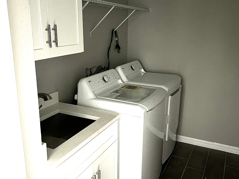 554 Ronnoc Ln — Photo 12