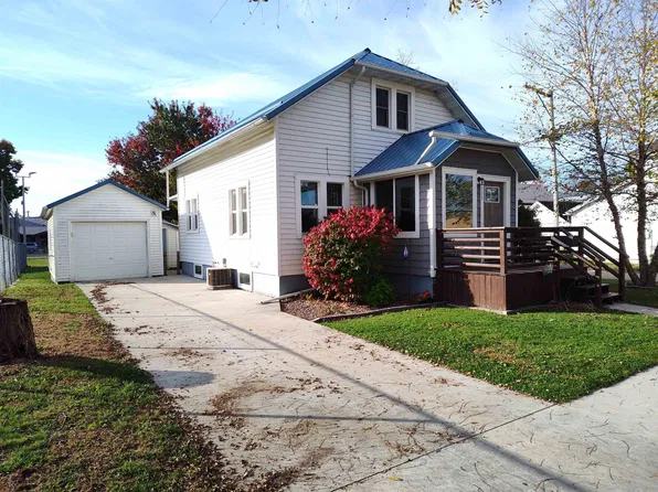 102 E Bluff St, Boscobel, WI 53805