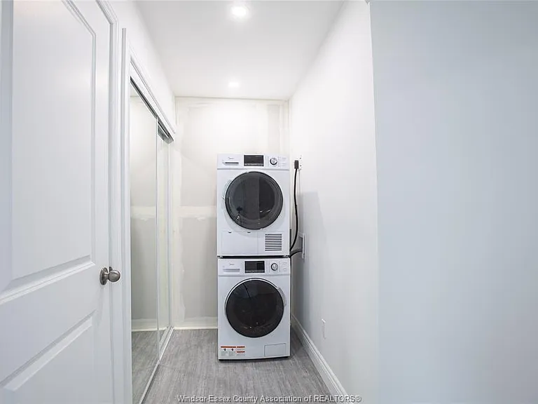 1256 Saint Paul Ave — Photo 16