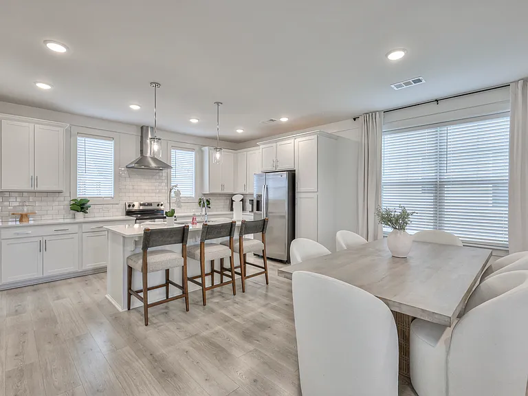 1589 Residences — Photo 55