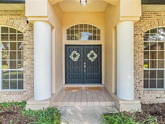 2nd image of 1035 Abbotsford Ct